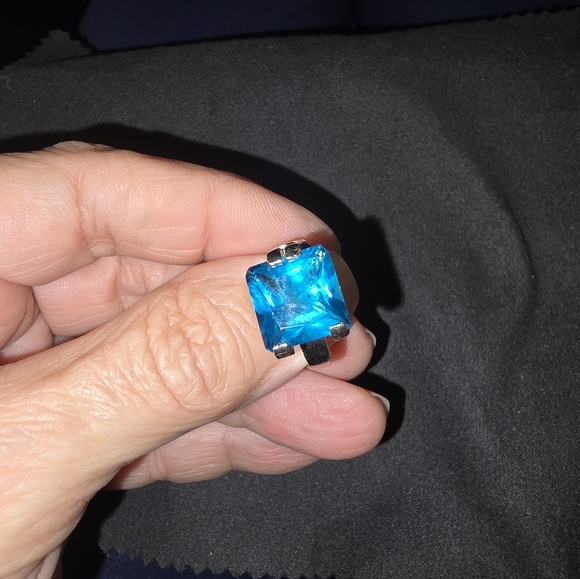 Stunning Blue Gemstone Ring-Vintage - Picture 12 of 12